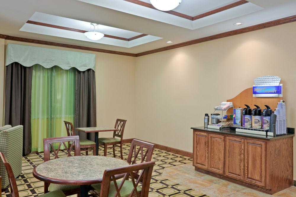 Holiday Inn Express Hotel & Suites Dumas By Ihg Экстерьер фото
